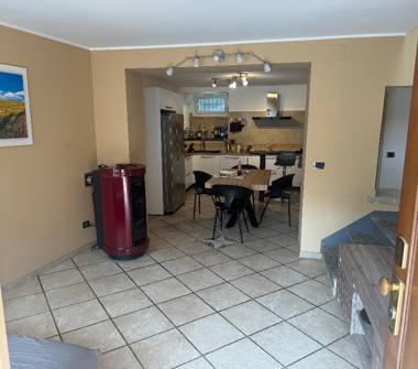 Casa indipendente in vendita a Tollegno (Biella), Via Battisti 13