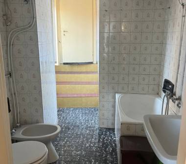 Trilocale in vendita a Marchirolo (Varese), Via Alessandro Manzoni 10