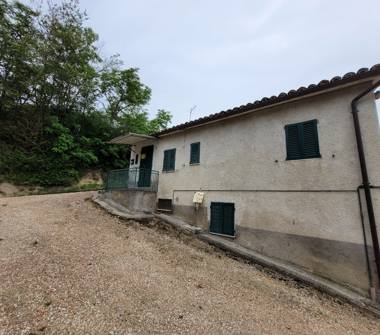 Rustico/Casale in vendita a San Severino Marche, Frazione Gagliannuovo