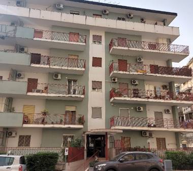 Appartamento in vendita a Palermo, Zona Corso dei Mille, Corso dei Mille 923