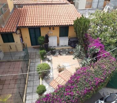 Villa in vendita a Vallecrosia, Frazione Piani Di Vallecrosia