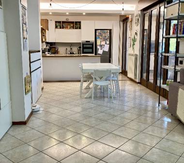 Trilocale in vendita a Villa Cortese (Milano), Via San Martino 15a