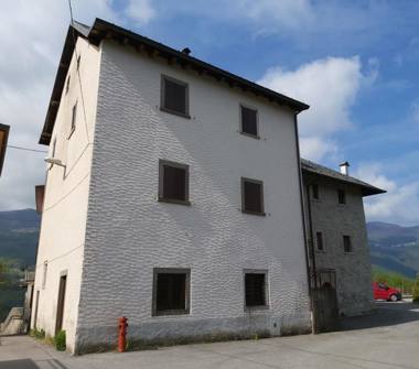 Casa indipendente in vendita a Berbenno, Frazione Ca' Passero, Via Trieste 38