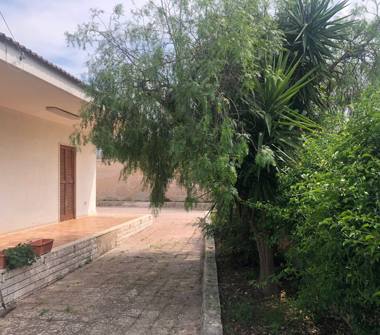 Villa in vendita a Bari, Zona Torre a Mare, Via Bari 1/d