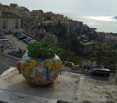 Quadrilocale in vendita a Vietri sul Mare (Salerno)