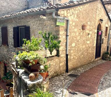 Casa indipendente in vendita a Veroli, Frazione Giglio