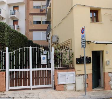 Quadrilocale in vendita a Palermo, Zona Mondello, Via Calpurnio 19