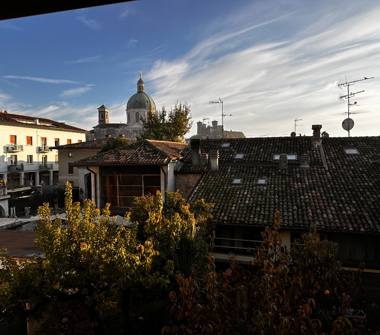 Casa indipendente in vendita a Montichiari (Brescia)