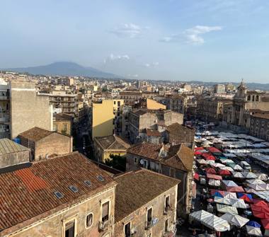 Appartamento in vendita a Catania, Zona Centro Storico, Via Teocrito 11