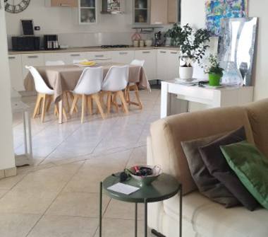 Quadrilocale in vendita a Castri di Lecce (Lecce)