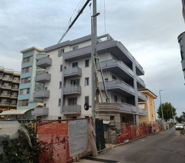 Quadrilocale in vendita a Alba Adriatica (Teramo), Via Merano 4