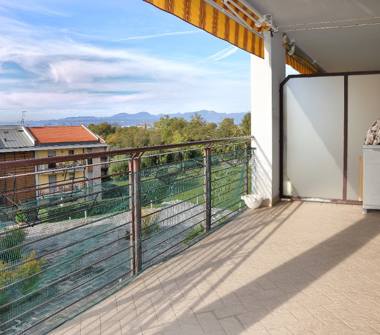 Quadrilocale in vendita a Bardolino (Verona), Via Europa Unita 36