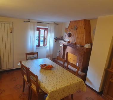 Quadrilocale in vendita a Tivoli, Frazione Bagni Di Tivoli