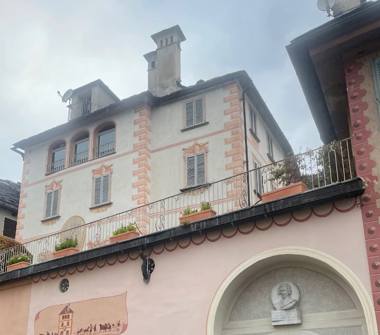 Palazzo/Stabile in vendita a Craveggia (Verbano-Cusio-Ossola), Piazza Umberto 1