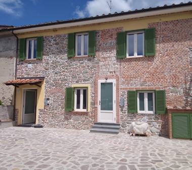 Quadrilocale in vendita a Capannori, Frazione Lammari, Via dei Selmi 29