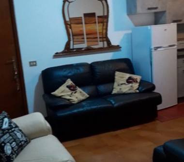 Palazzo/Stabile in affitto a Castello di Brianza, Frazione Brianzola, Via Piave 6