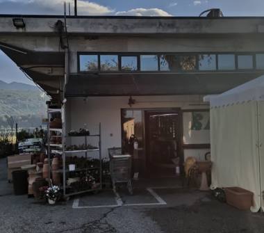 Negozio in vendita a Sonnino, Frazione Sonnino Scalo, Via Consolare Scalo Ferroviario 501