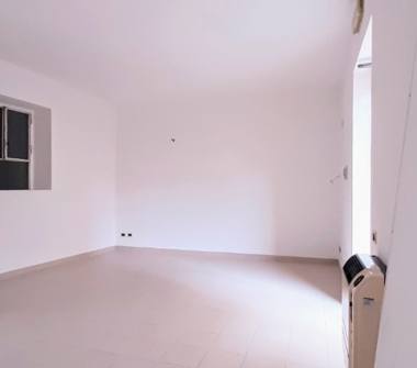 Negozio in affitto a Misano di Gera d'Adda (Bergamo), Via Castello 1