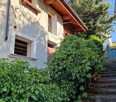 Casa indipendente in vendita a Castelvecchio Subequo (L'Aquila), Via Maiella 34