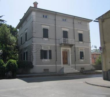 Villa in vendita a Carrara, Frazione Avenza