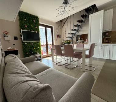 Quadrilocale in vendita a Val della Torre (Torino), Via Giuseppe Astrua 47