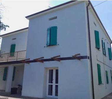 Porzione di casa in affitto a Cento, Frazione Renazzo
