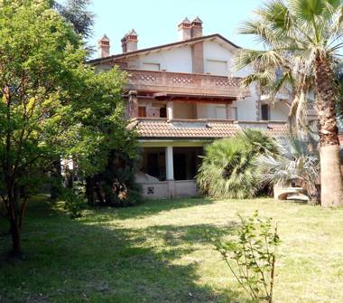Villa in vendita a Sarzana, Frazione Sarzanello, Via Castellana 15/a