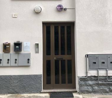 Bilocale in vendita a Cantù (Como), Via Adamello 4