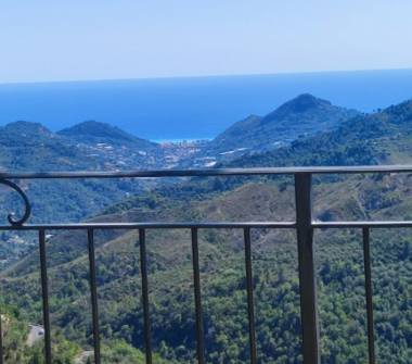 Trilocale in vendita a Perinaldo (Imperia), Via Gian Domenico Cassini 39