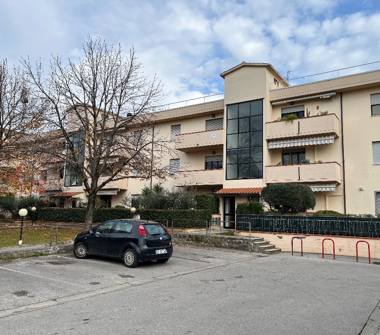 Quadrilocale in vendita a Prato, Zona Collina Di Prato, Via Visiana 80b