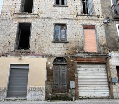 Casa indipendente in vendita a Amorosi (Benevento)