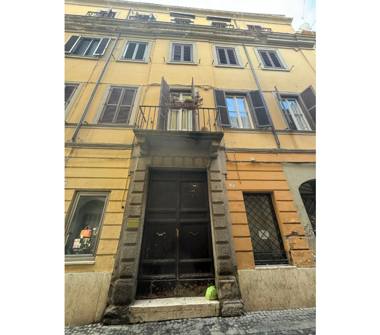 Quadrilocale in vendita a Velletri (Roma), Piazza Cairoli 5