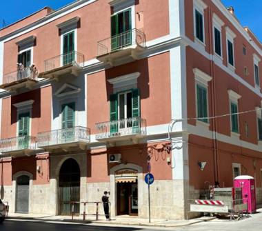 Negozio in affitto a Bisceglie (Barletta-Andria-Trani), Via M.R. Imbriani 19