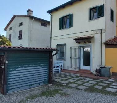 Porzione di casa in vendita a Campi Bisenzio, Frazione Sant'Angelo, Via Crocicchio dell'Oro 1