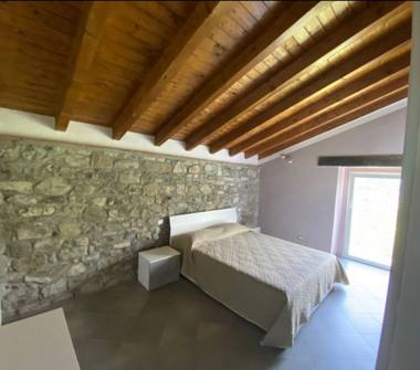 Rustico/Casale in vendita a Podenzana, Frazione Montedivalli, Via Chiesa 8