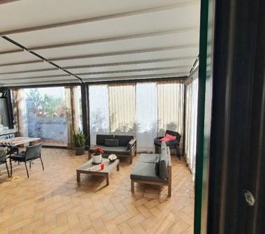 Quadrilocale in vendita a Napoli, Zona San Carlo all'Arena, Via Michele Guadagno 50