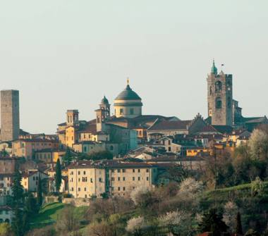 Quadrilocale in vendita a Bergamo, Zona Canovine