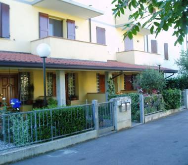 Villetta a schiera in vendita a Castel Bolognese, Frazione Ponte Del Castello, Via Emilia Levante 1973