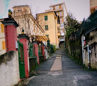 Appartamento in vendita a Genova, Zona Pontedecimo, Salita Serra Riccò 29