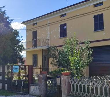 Casa indipendente in vendita a Terre Roveresche (Pesaro e Urbino)