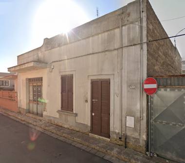Casa indipendente in vendita a Leverano (Lecce), Via Umberto Giordano 52
