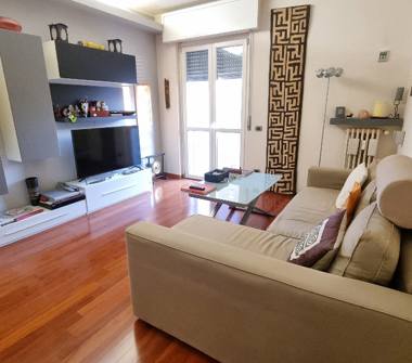 Bilocale in vendita a Milano, Zona Lorenteggio, Via dei Fiordalisi 4