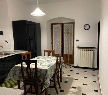 Quadrilocale in vendita a Genova, Zona Sturla