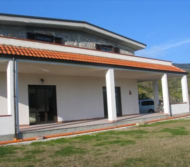 Casa indipendente in vendita a Roccagloriosa (Salerno), Strada Statale 18 Tirrena Inferiore sn