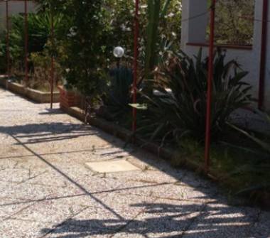 Villa in vendita a Carini, Frazione Villa Grazia Di Carini, Via Eucalyptus 2