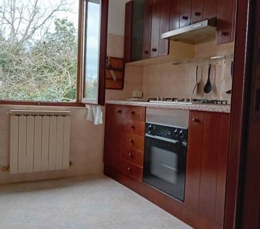 Quadrilocale in vendita a Urbino, Frazione San Marino Di Urbino, Via L. Fontanoni 10