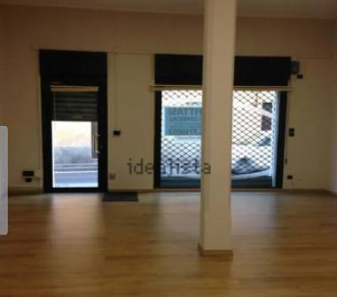 Negozio in affitto a Pinerolo, Frazione Riva Di Pinerolo, Via Vigone 9