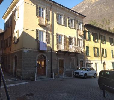 Loft/Open Space in vendita a Carlazzo (Como), Via Maggiore 247