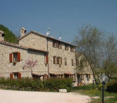 Quadrilocale in vendita a Acqualagna (Pesaro e Urbino)