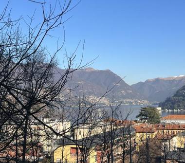 Casa indipendente in vendita a Como, Zona Villa Olmo, nino bixio 5